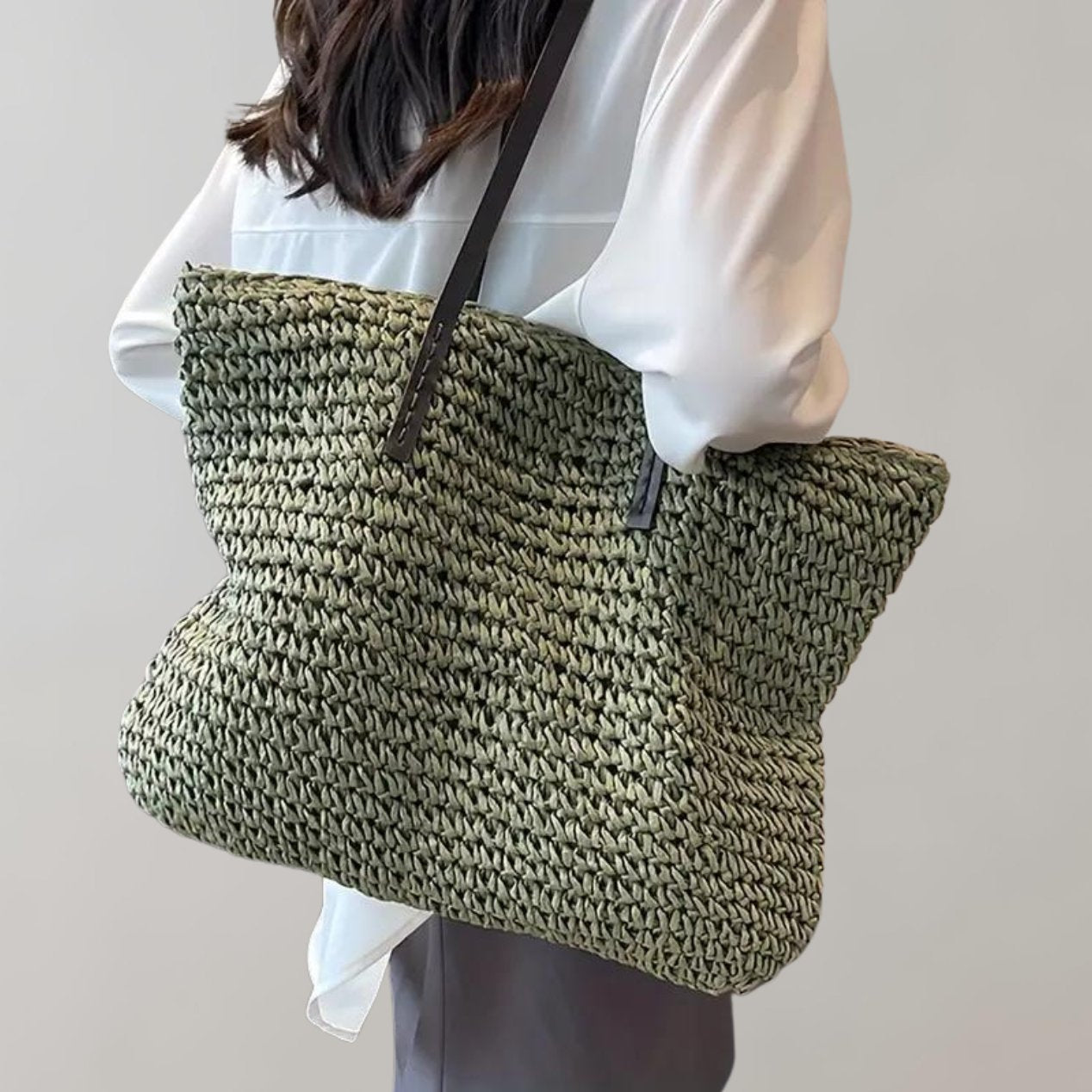 Sac cabas femme paille tressée raffia grand format porté épaule plage