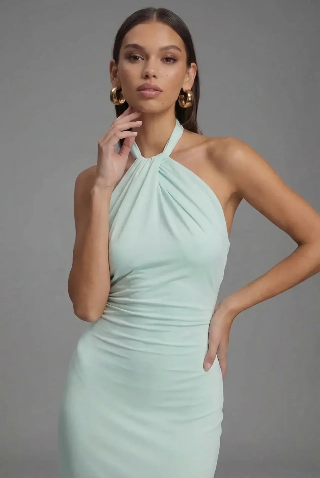Robe longue satin col halter dos nu soirée