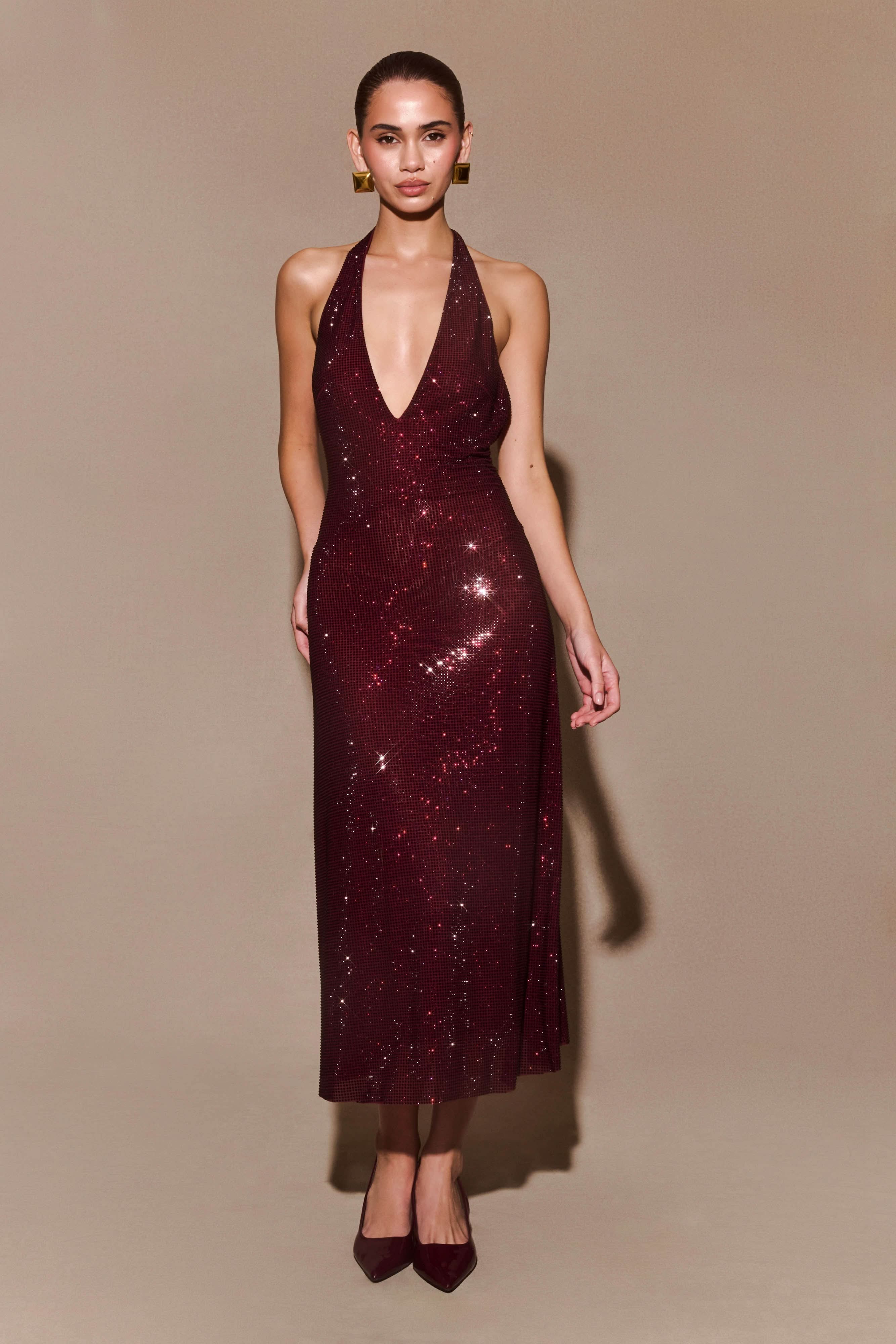 Robe soirée longue sequins dos nu col halter décolleté plongeant femme