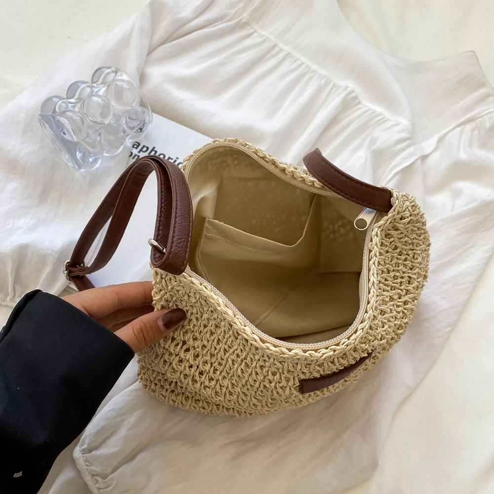 Sac hobo femme paille tressée raffia bandoulière cuir réglable porté épaule