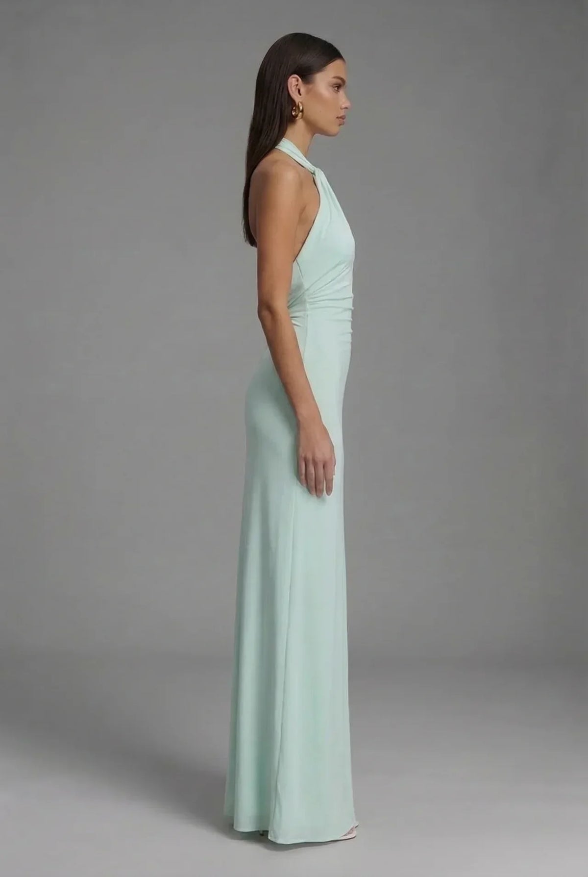 Robe longue satin col halter dos nu soirée