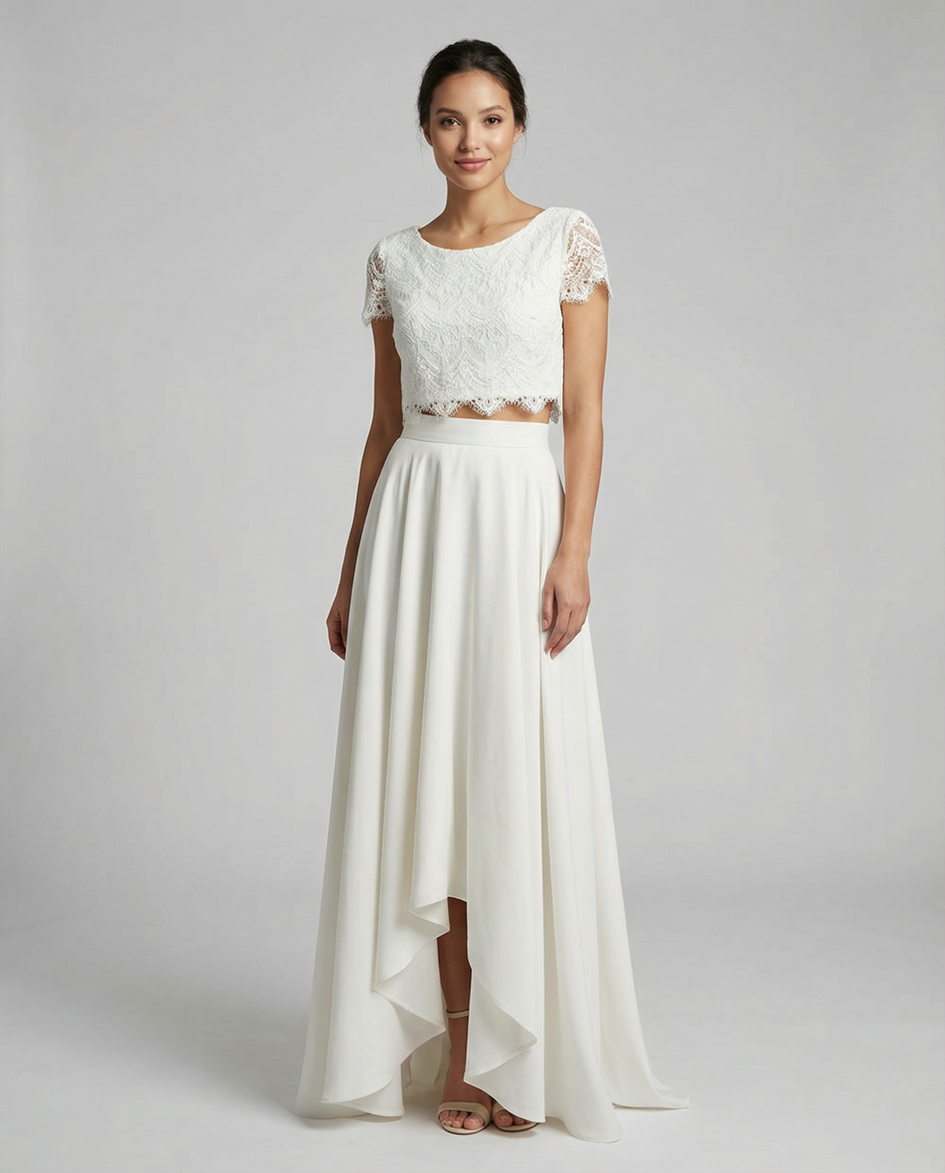 Robe mariée bohème dentelle femme coupe asymétrique manches courtes