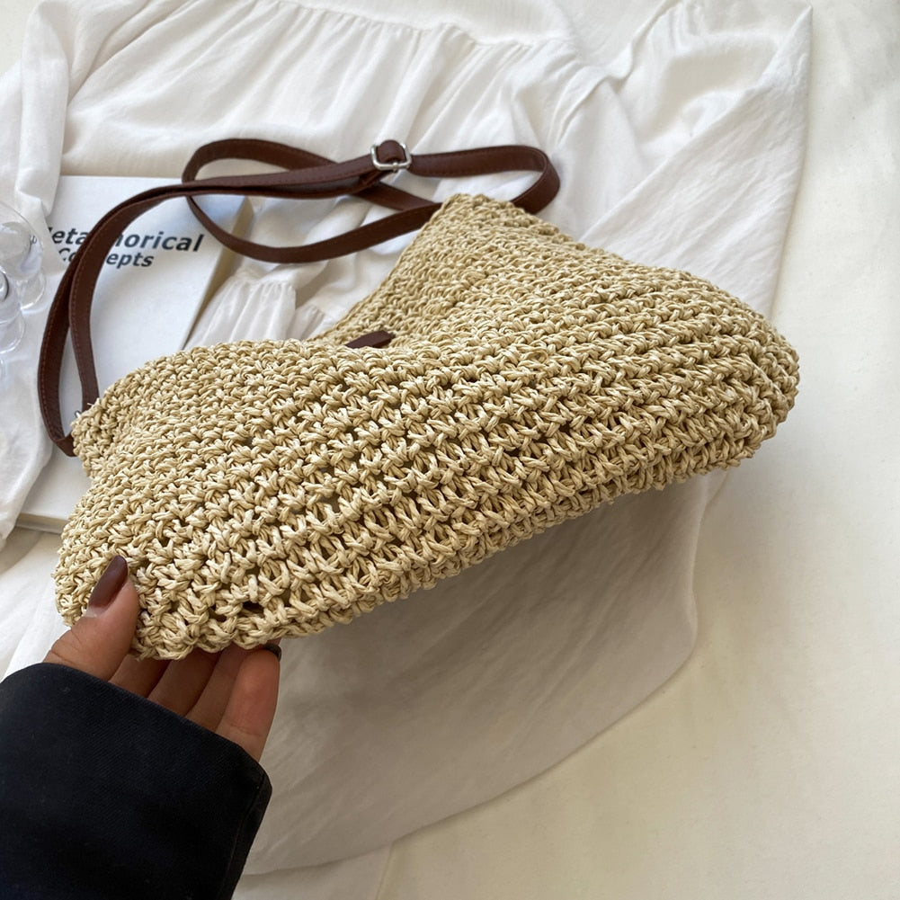 Sac hobo femme paille tressée raffia bandoulière cuir réglable porté épaule