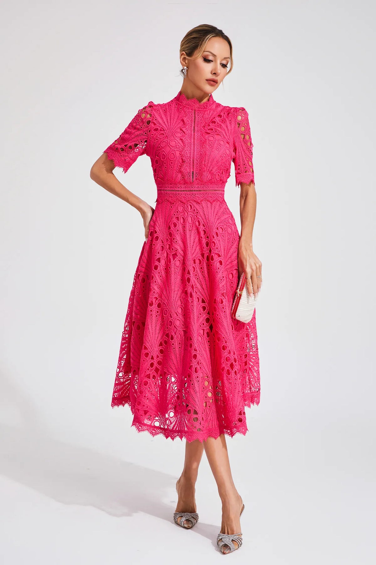 Robe midi dentelle femme manches courtes col montant coupe évasée élégante