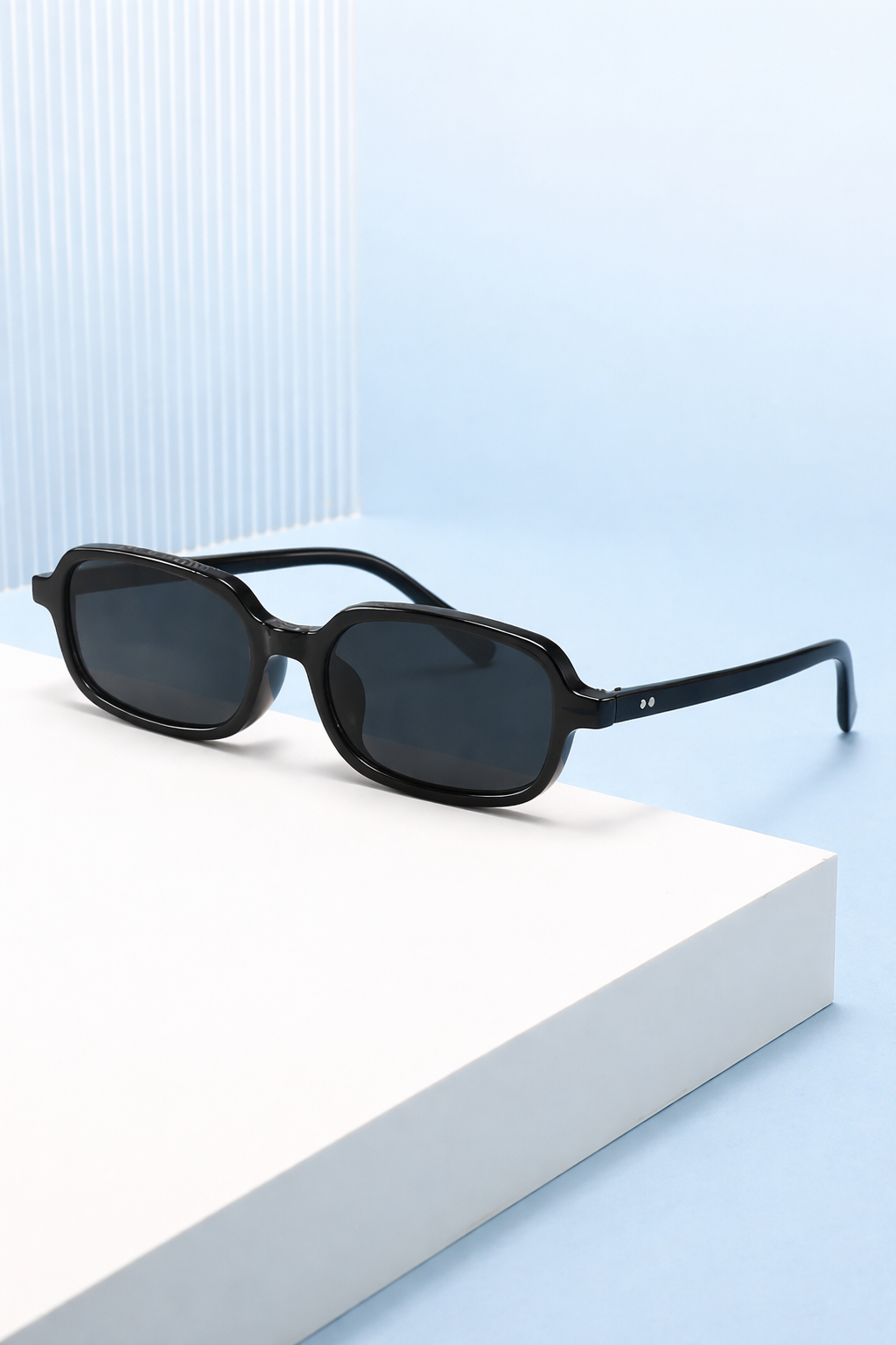 Lunettes de soleil rectangulaires femme rétro verres teintés UV400 monture fine