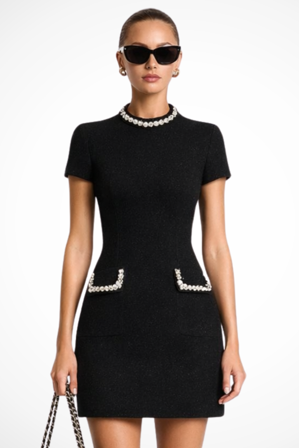 Robe courte femme col rond manches courtes détails perles coupe ajustée