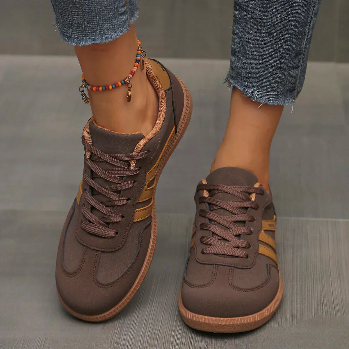 Baskets femme lacets semelle plate sneakers casual confort marche quotidienne