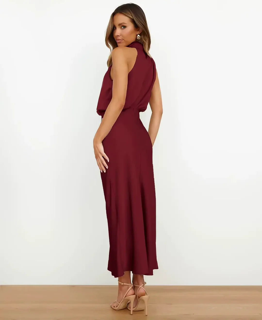 Robe longue femme col halter satinée coupe fluide soirée