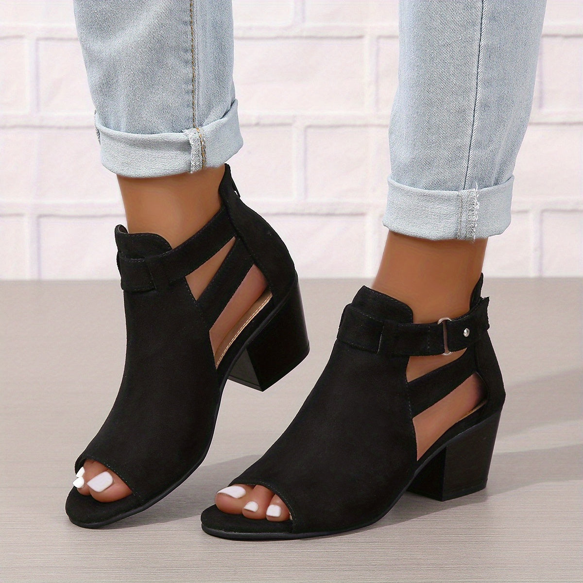 Sandales femme à talon bloc bride cheville bout ouvert découpé