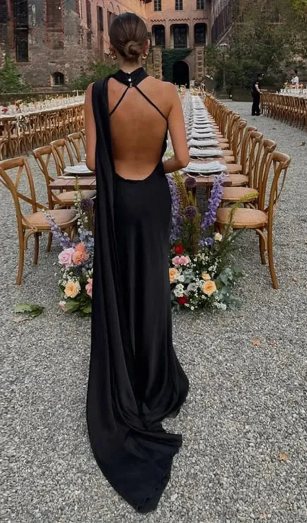 Robe longue invitée mariage dos nu drapée asymétrique