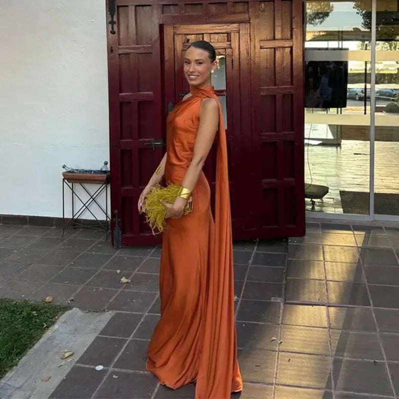 Robe longue invitée mariage dos nu drapée asymétrique