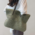 Sac cabas femme paille tressée raffia grand format porté épaule plage