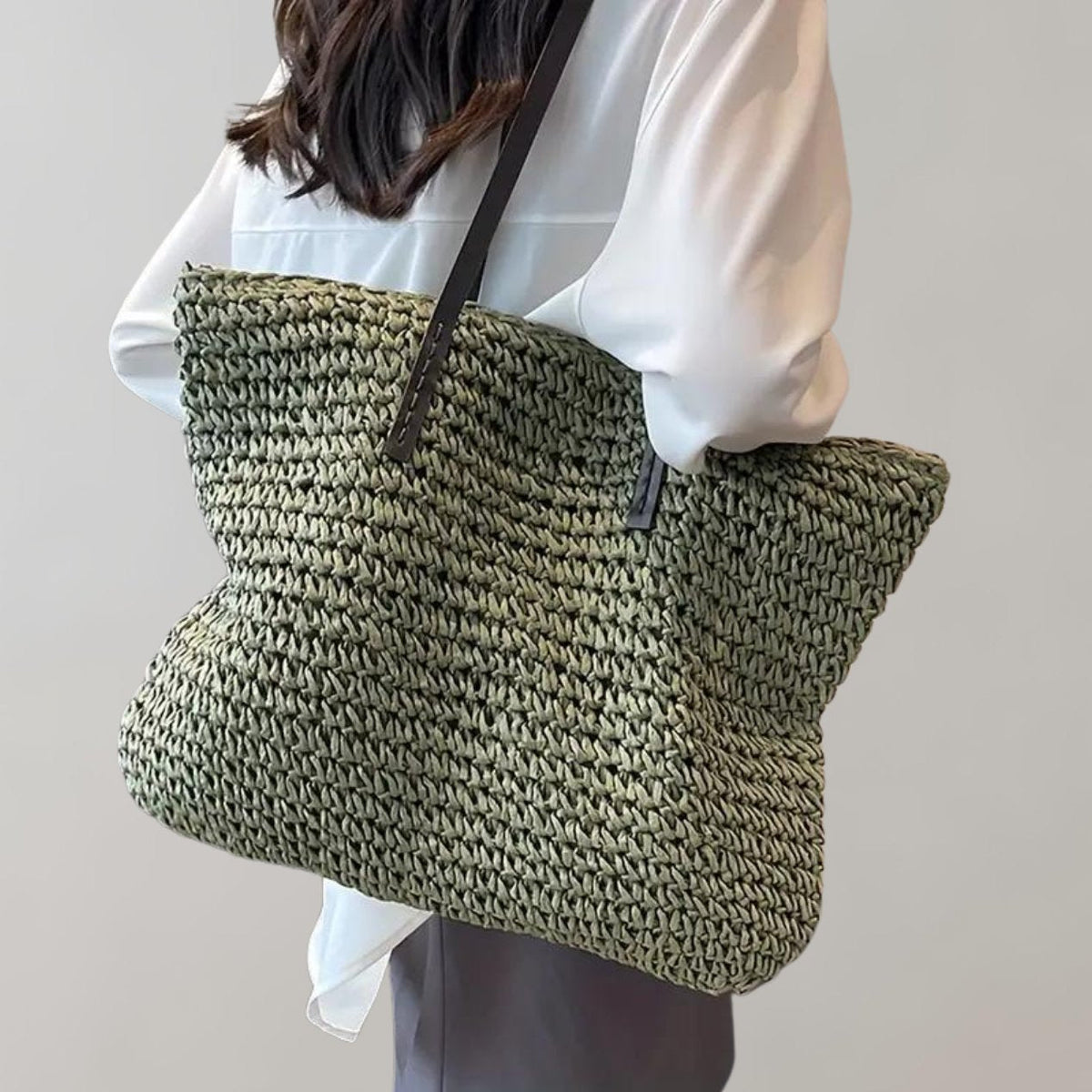 Sac cabas femme paille tressée raffia grand format porté épaule plage