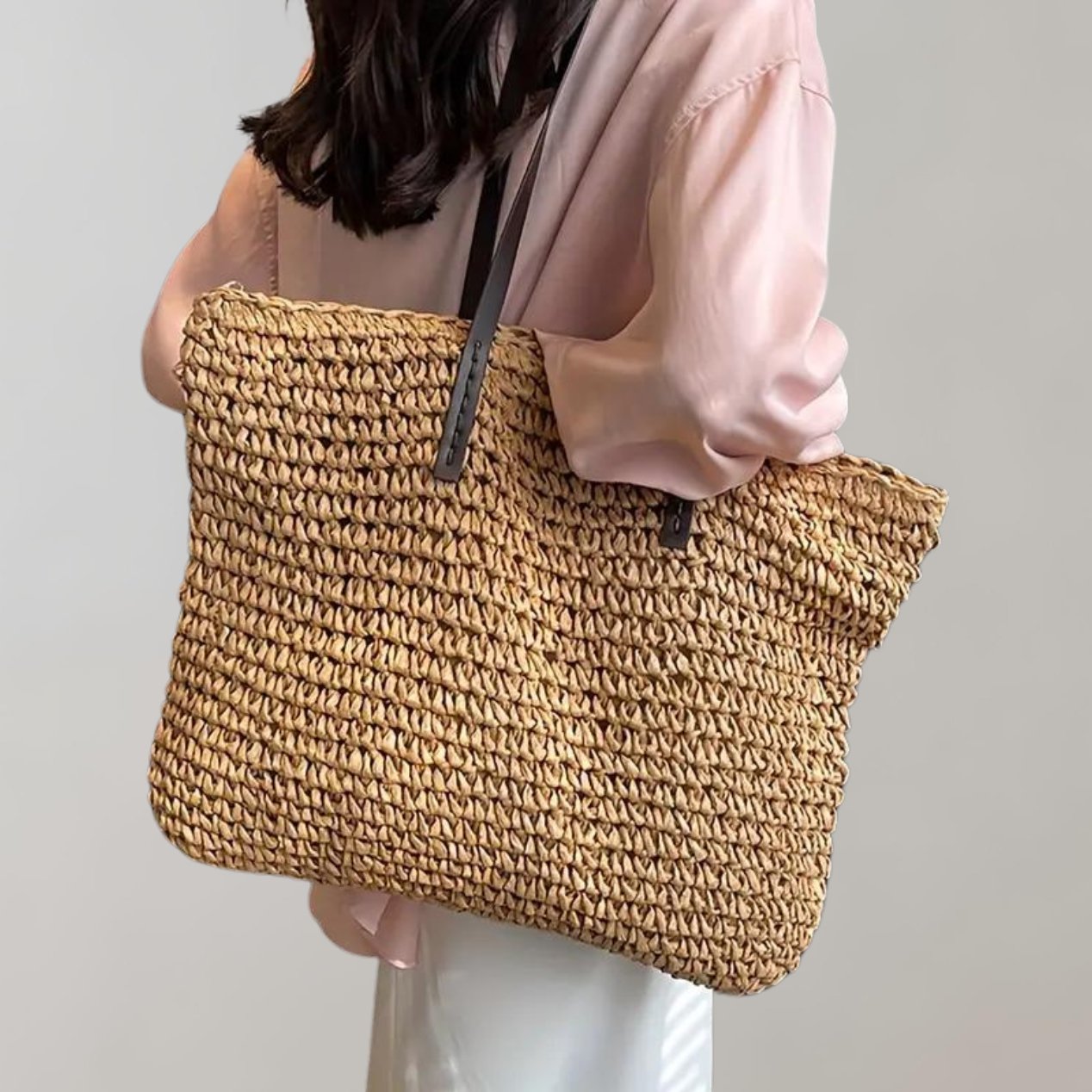 Sac cabas femme paille tressée raffia grand format porté épaule plage