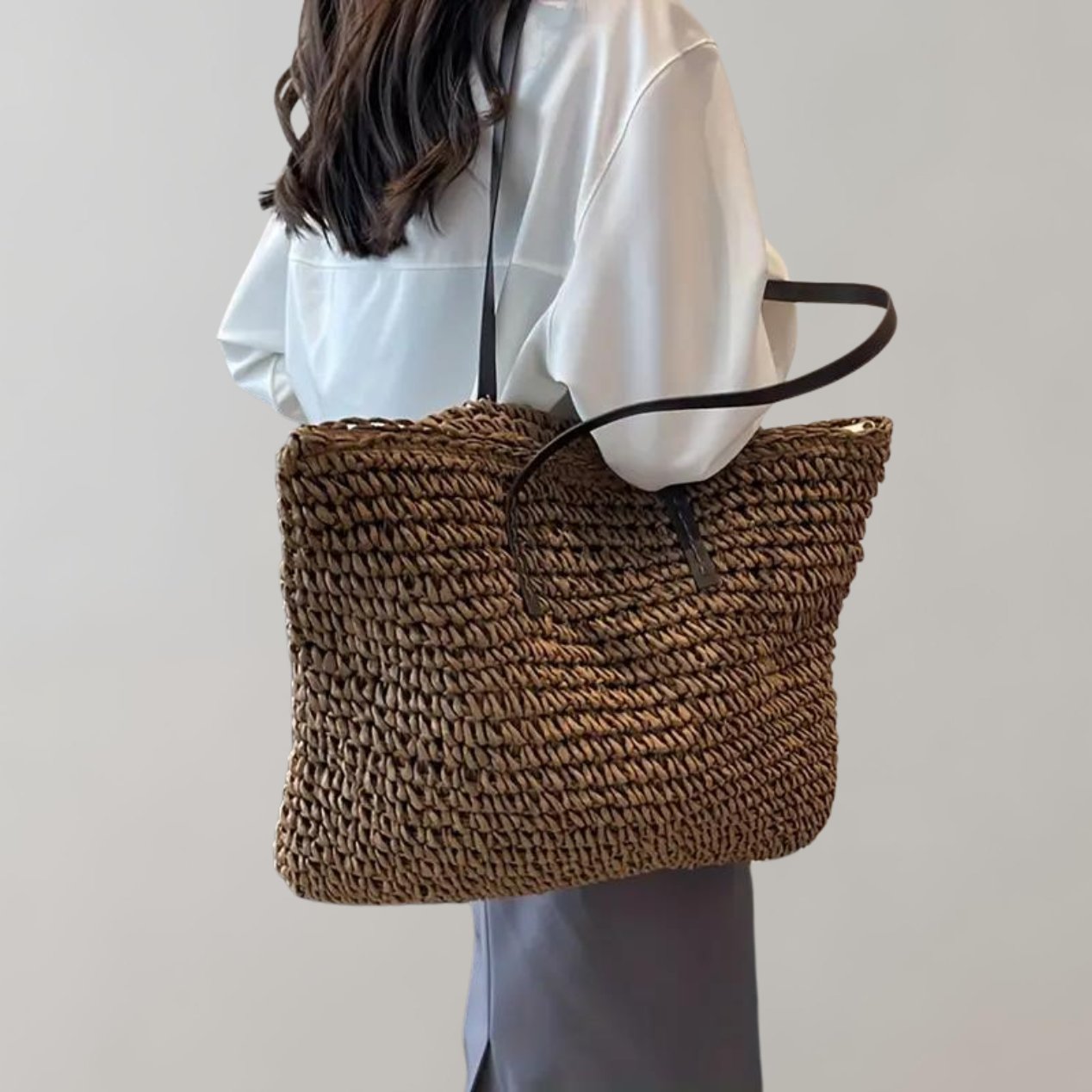 Sac cabas femme paille tressée raffia grand format porté épaule plage