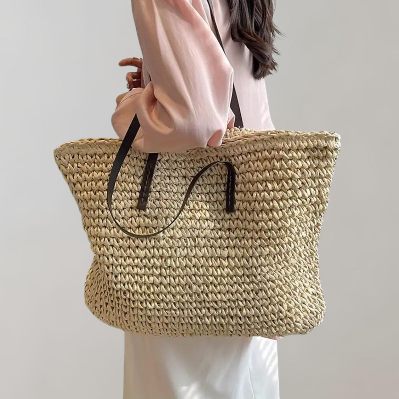 Sac cabas femme paille tressée raffia grand format porté épaule plage