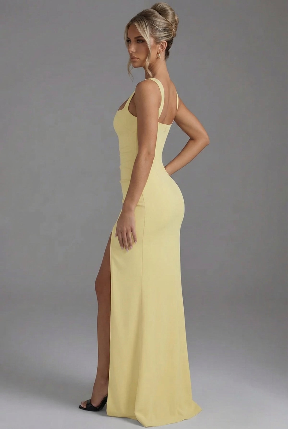 Robe longue femme moulante fente haute col carré sans manches soirée